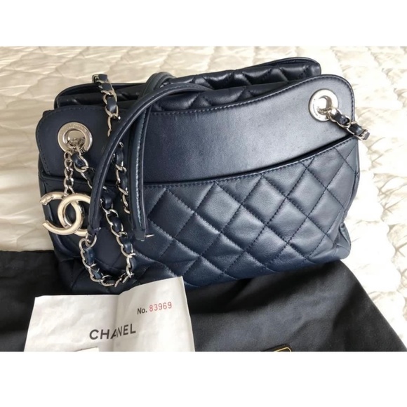 Authentic Chanel with receipt - Picture 8 of 8